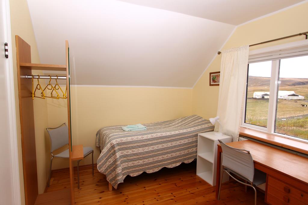 Guesthouse Steindórsstadir room 4